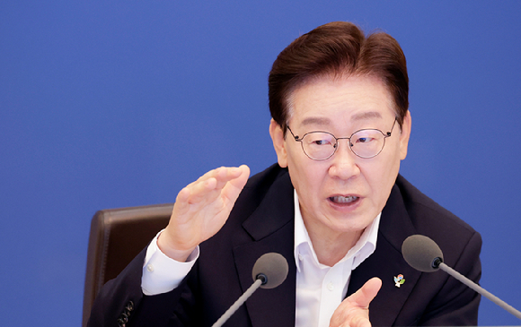 이재명 대통령이 30일 청와대에서 열린 국무회의 겸 비상경제점검회의에서 발언하고 있다. 2026.6.30 [청와대통신사진기자단] [사진=연합뉴스]