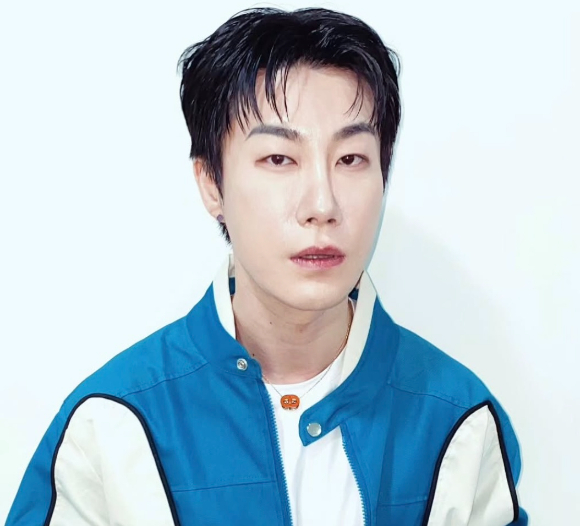 군복무 중인 배우 이도현이 7일 오후 서울 삼성동 코엑스에서 열린 제60회 백상예술대상 시상식에 참석해 레드카펫을 밟고 있다. [사진=정소희 기자]