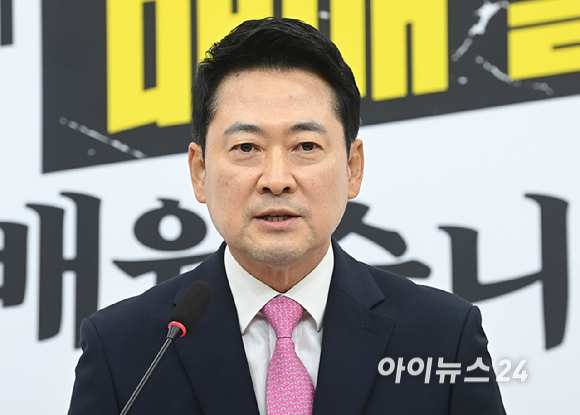 장동혁 국민의힘 당대표가 27일 서울 여의도 국회에서 중앙선관위 선거 소청 심리에 참석하기에 앞서 기자회견을 하고 있다. [사진=곽영래 기자]