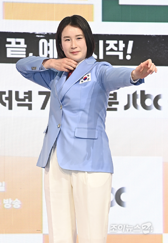 전 양궁선수 기보배가 14일 서울 여의도 페어몬트 앰배서더 서울에서 열린 JTBC 신규 예능 '예스맨' 제작발표회에서 포즈를 취하고 있다. [사진=곽영래 기자]