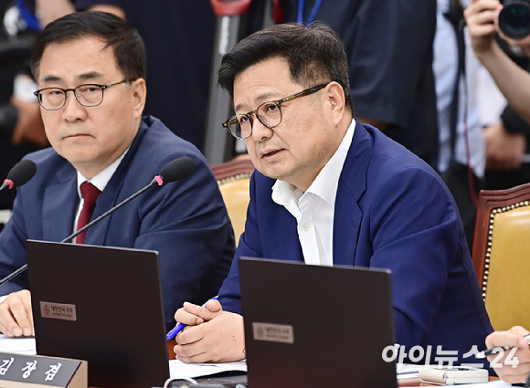 김장겸 국민의힘 의원이 서울 여의도 국회에서 열린 과학기술정보방송통신위원회 전체회의에서 발언하고 있다. [사진=곽영래 기자]