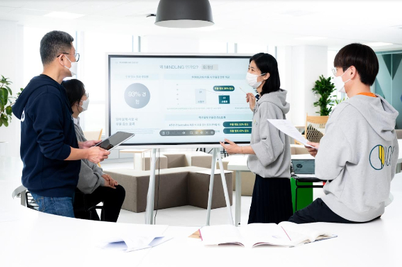 지난해 'C랩 아웃사이드' 4기로 선정된 '포티파이'는 온라인 멘탈케어 서비스 '마인들링'을 삼성전자 임직원 대상으로 시범 서비스하고 있다. [사진=삼성전자 ]