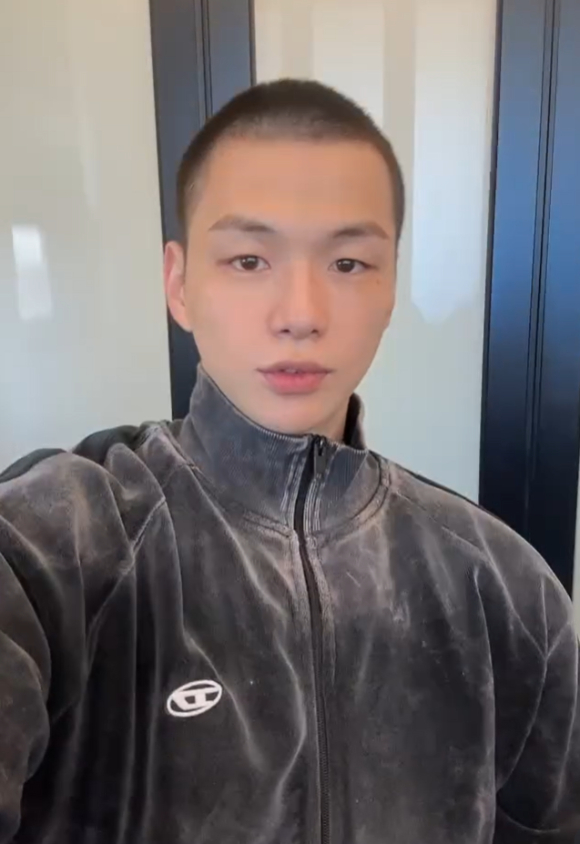 '입대' 강다니엘, 짧게 자른 머리 공개 "성실히 군생활 하겠다"