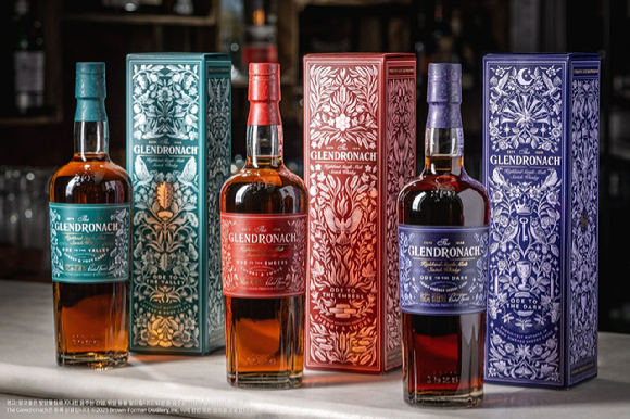 마스터스 앤솔로지 컬렉션 3종. 왼쪽부터 △오드 투 더 밸리 △오드 투 더 엠버스 △오드 투 더 다크. [사진=전다윗 기자]