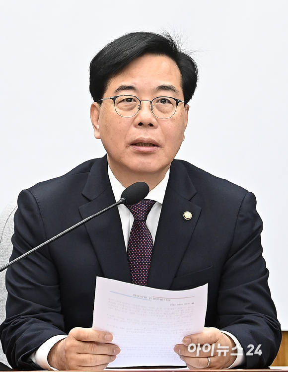 송언석 국민의힘 원내대표가 3일 서울 여의도 국회에서 열린 원내대책회의에서 발언하고 있다. [사진=곽영래 기자]