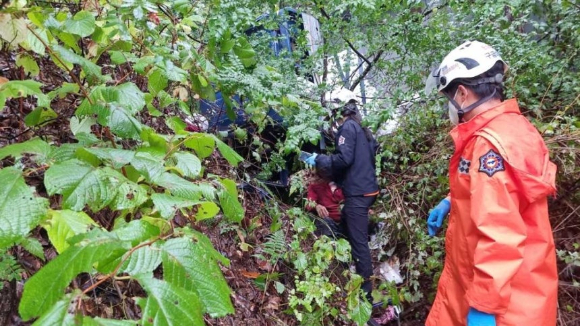 양양 트럭 추락사고 현장 [사진=강원특별자치도소방본부]