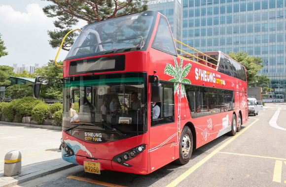 시흥시 프런트 오픈 형 순환 시티투어 2층 버스 [사진=시흥시]