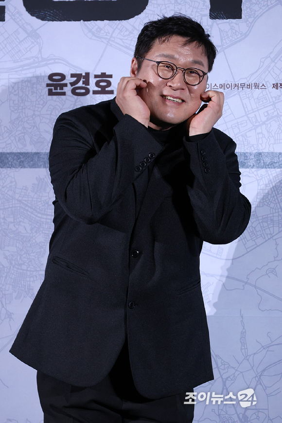 배우 윤경호가 9일 오전&nbsp;서울 CGV 용산아이파크몰점에서 열린 영화 '끝장수사'(감독 박철환) 제작보고회에 참석해 포즈를 취하고 있다. [사진=문수지 기자]
