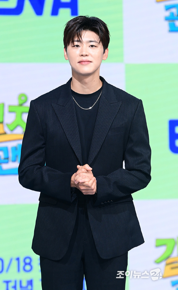가수 박지현이 16일 오전 서울 마포구 쇼킹케이팝센터에서 열린 ENA 예능 프로그램 '길치라도 괜찮아' 제작발표회에 참석하고 있다. [사진=정소희 기자]