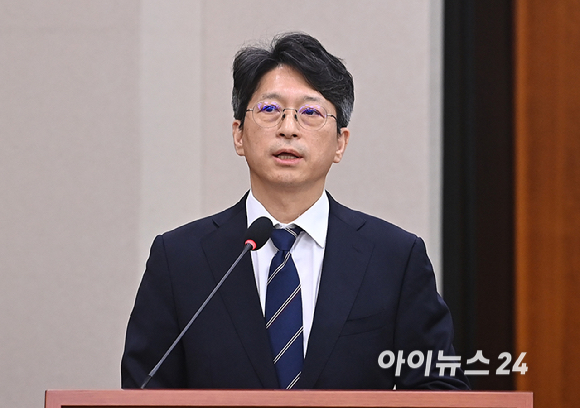 홍지선 국토교통부 장관 후보자가 16일 서울 여의도 국회에서 열린 국토교통위원회 인사청문회에서 모두발언을 하고 있다. [사진=곽영래 기자]