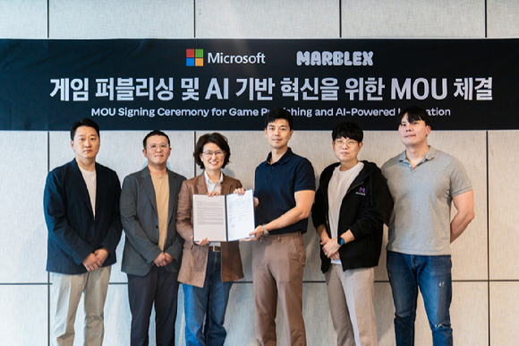 (좌측부터) 한국마이크로소프트의 마승재 게임고객사업부 영업대표, 안재훈 게임고객사업부 팀장, 민주홍 게이밍 사업 부문장, 마브렉스의 홍진표 대표, 석영민 개발 본부장, 박해진 사업 본부장. [사진=마브렉스]