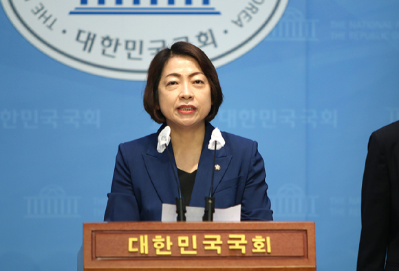 국회 과학기술정보방송통신위원회 소속 황정아 더불어민주당 의원이 발언하고 있는 모습. [사진=황정아 의원실]