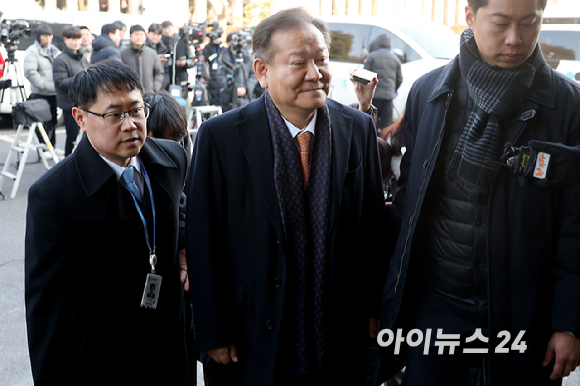 이상민 전 행정안전부 장관이 11일 오전 서울 종로구 헌법재판소에서 열린 윤석열 대통령 탄핵 심판 7차 변론기일에 증인으로 출석하고 있다. [사진=사진공동취재단]