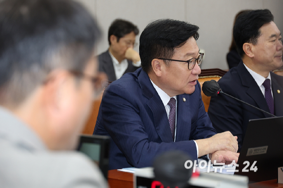 정점식 국민의힘 원내대표가 27일 서울 여의도 국회에서 열린 국회 운영위원회 전체회의에서 발언하고 있다. [사진=곽영래 기자]