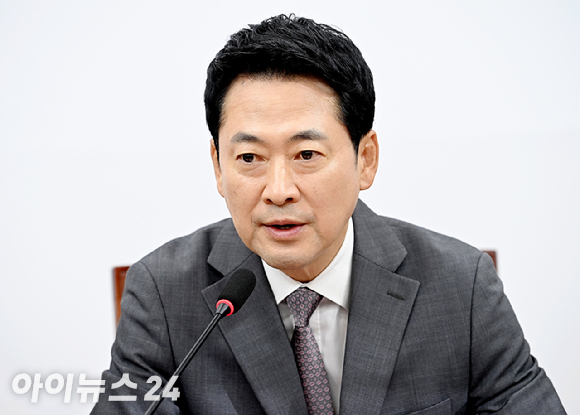 장동혁 국민의힘 당대표가 14일 서울 여의도 국회에서 열린 최고위원회의에서 발언하고 있다. [사진=곽영래 기자]