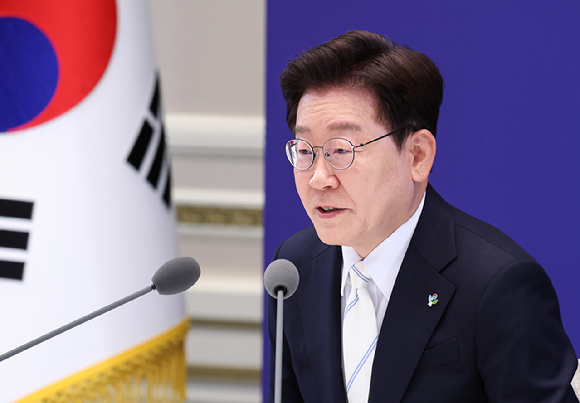 이재명 대통령이 8일 청와대 영빈관에서 열린 취임 1주년 기자회견에서 발언하고 있다. 2026.6.8 [사진=연합뉴스]