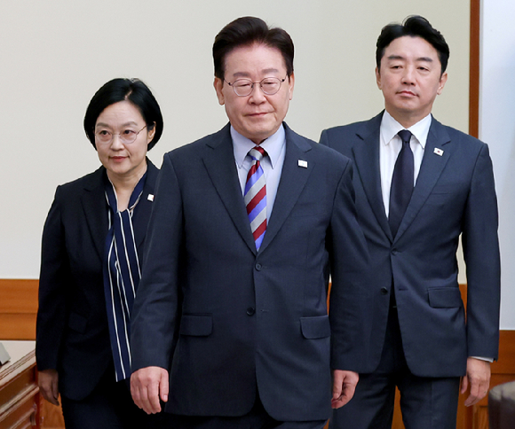 조희대 대법원장이 22일 서울 서초구 대법원을 나서고 있다. 2026.9.22 [사진=연합뉴스]