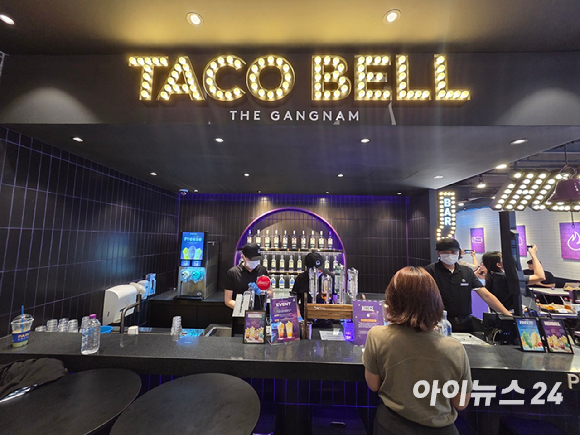 타코벨 더강남 매장 외부 전경. [사진=KFC코리아]