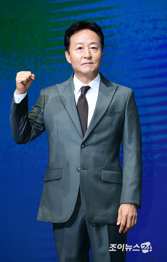  촌뜨기들' 제작발표회에 참석하고 있다. [사진=정소희 기자]
