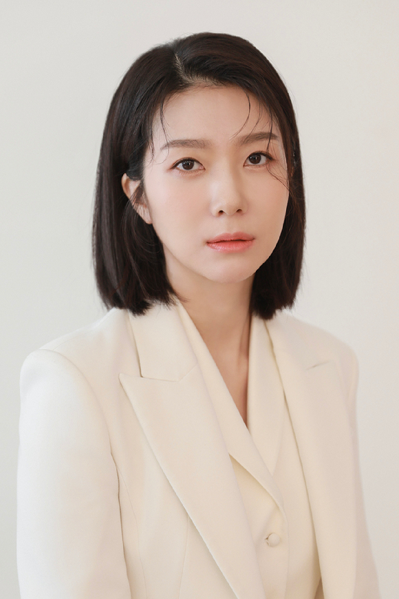 김지현, '샤이닝' 합류⋯김윤진 감독과 한번 더 의기투합