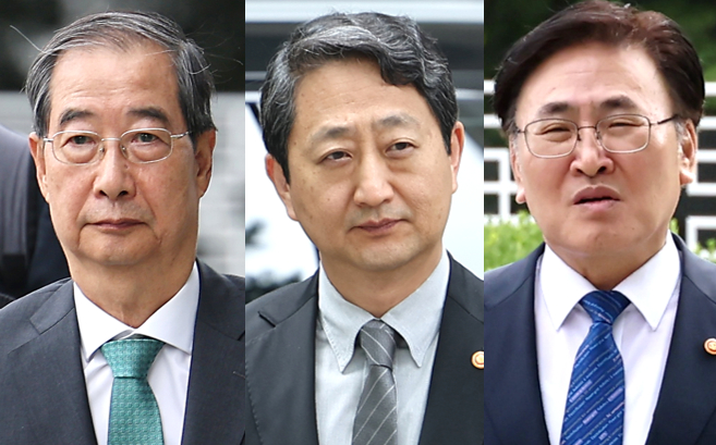 전현직 국무위원들이 12.3 비상계엄 관련 내란·외환사건 조사를 받기 위해 '내란 특검' 조사실이 마련된 서울 서초동 서울고검 청사로 출석 중이다. 왼쪽부터 한덕수 전 국무총리 안덕근 산업통상자원부 장관, 유상임 과학기술정보통신부 장관 [사진=연합뉴스]