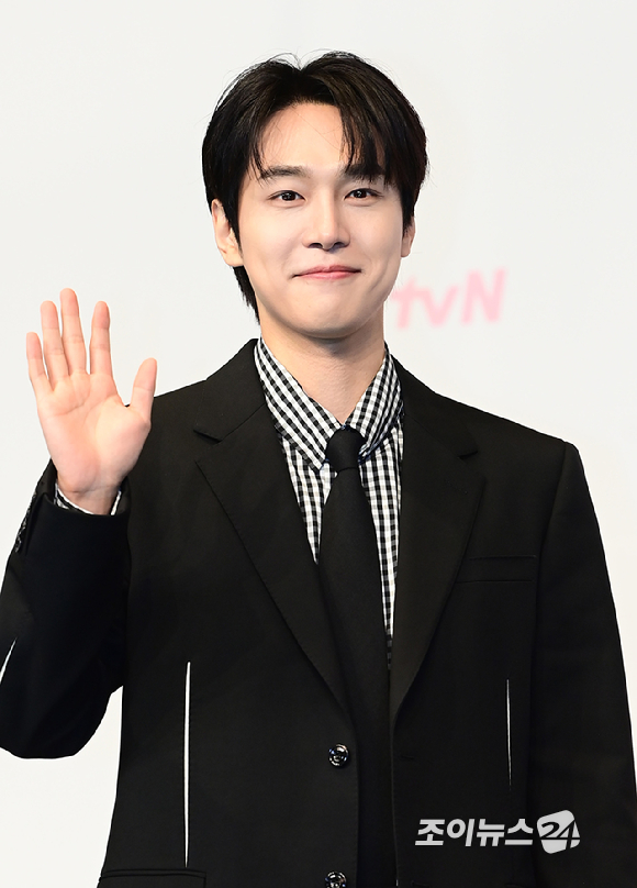 배우 강유석이 1일 오후 서울 영등포구 더링크서울 트리뷰트포트폴리오 호텔에서 열린 tvN 새 토일드라마 '서초동' 제작발표회에 참석하고 있다. [사진=정소희 기자]