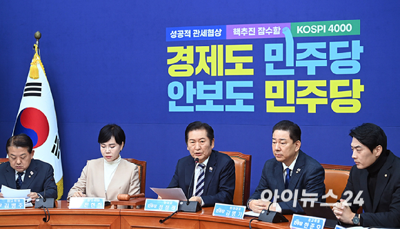 정청래 더불어민주당 대표가 21일 서울 여의도 국회에서 열린 최고위원회의에서 발언하고 있다. [사진=곽영래 기자]