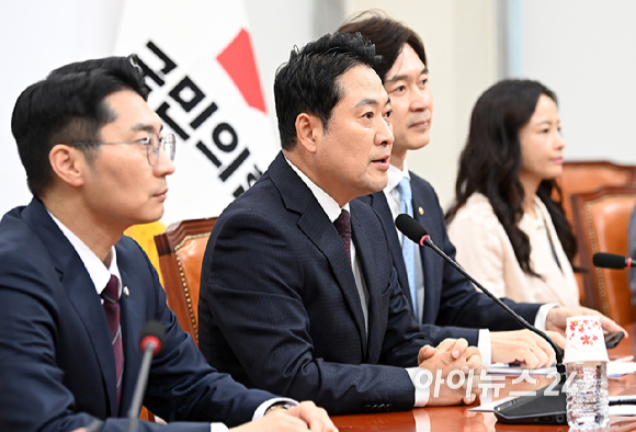 장동혁 국민의힘 대표가 17일 서울 여의도 국회에서 열린 기자간담회에서 발언하고 있다. [사진=곽영래 기자]