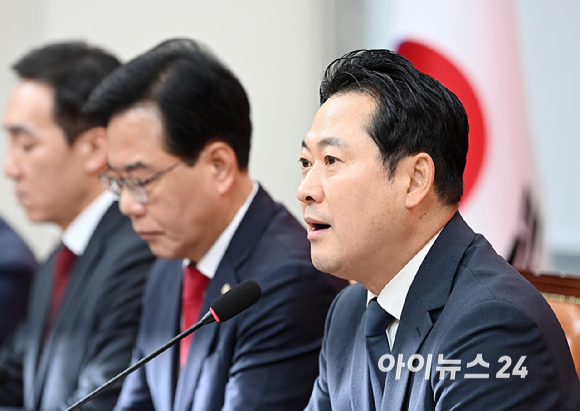 장동혁 국민의힘 당대표가 3일 오전 서울 여의도 국회에서 열린 긴급 최고위원회의에서 발언하고 있다. [사진=곽영래 기자]