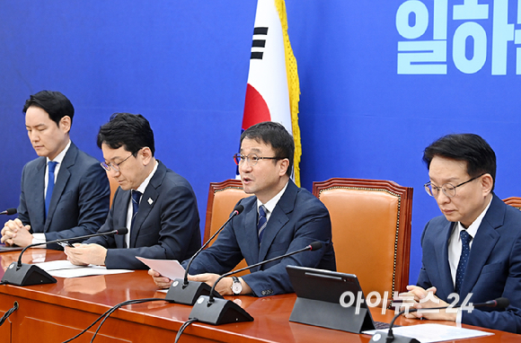 한병도 더불어민주당 원내대표가 1일 서울 여의도 국회에서 열린 원내대책회의에서 발언하고 있다. [사진=곽영래 기자]