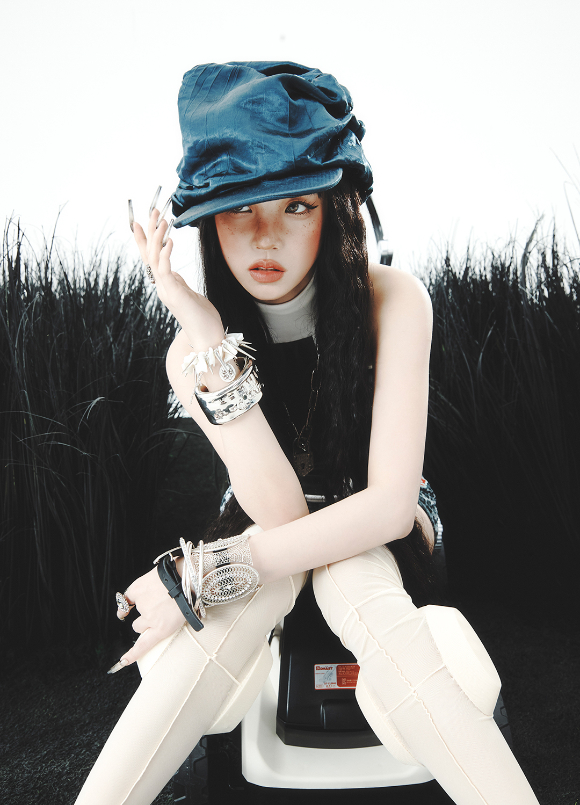 아이들 우기 첫 싱글 'Motivation' 콘셉트 포토. [사진=큐브엔터테인먼트]