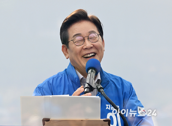 이재명 더불어민주당 대선 후보가 28일 오후 서울 광진구 어린이대공원 앞에서 유세하고 있다. [사진=곽영래 기자]