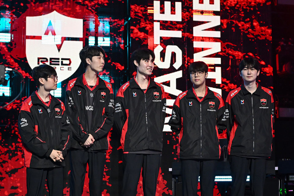 스테이지 1에서의 첫 승 노리는 &lsquo;신흥 강호&rsquo; 농심 레드포스. [사진=라이엇게임즈]