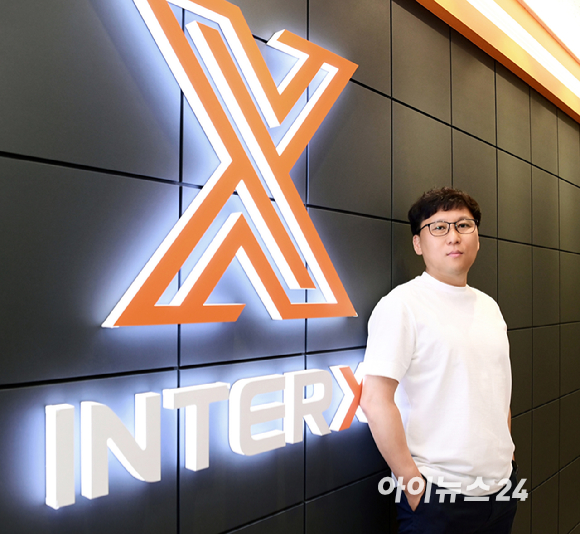 박정윤 인터엑스 대표가 20일 서울 금천구 인터엑스에서 아이뉴스24와 인터뷰를 갖고 있다. [사진=정소희 기자]