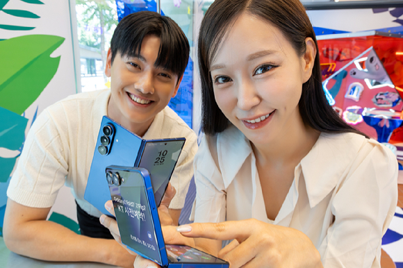 SKT는 이번 사전예약에 참여해 개통하는 모든 고객에게 감사의 마음을 담아 실질적인 혜택 중심으로 프로모션을 구성했다. [사진=SKT]