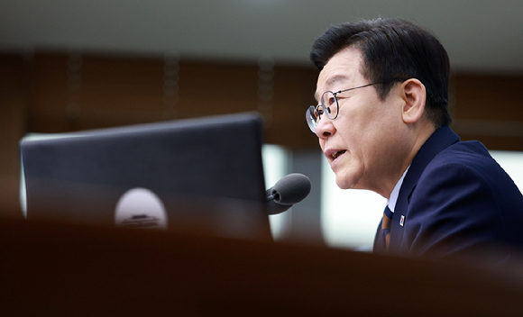 이재명 대통령이 27일 서울 용산 대통령실에서 열린 수석보좌관회의에서 발언하고 있다. 2025.11.27 [대통령실통신사진기자단] [사진=연합뉴스]