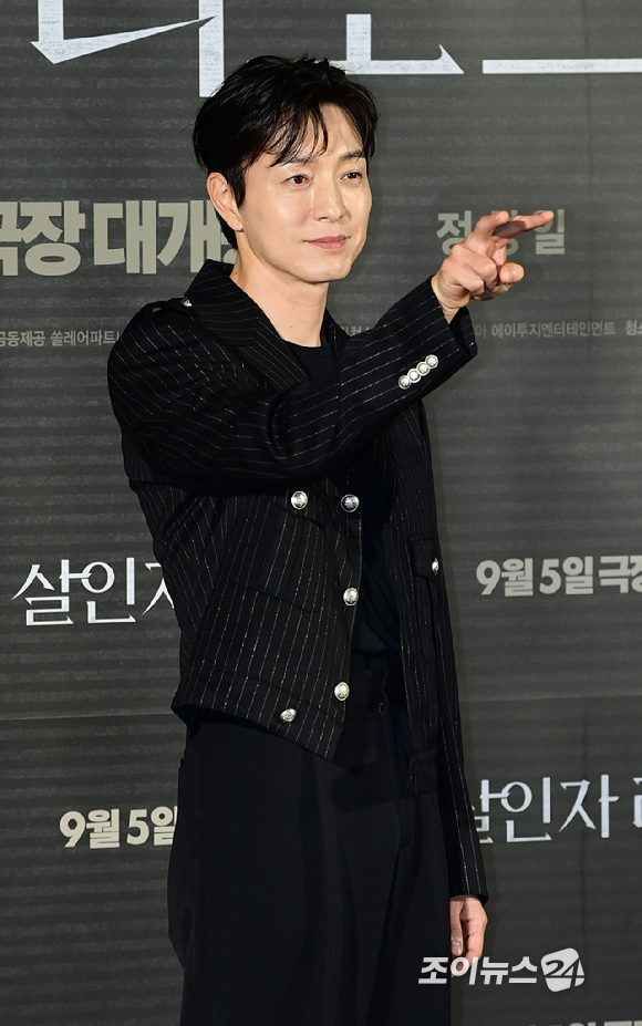 배우 정성일이 12일 오전 서울 용산구 CGV 용산아이파크몰에서 열린 영화 '살인자 리포트'(감독 조영준) 제작보고회에 참석하고 있다. [사진=정소희 기자]