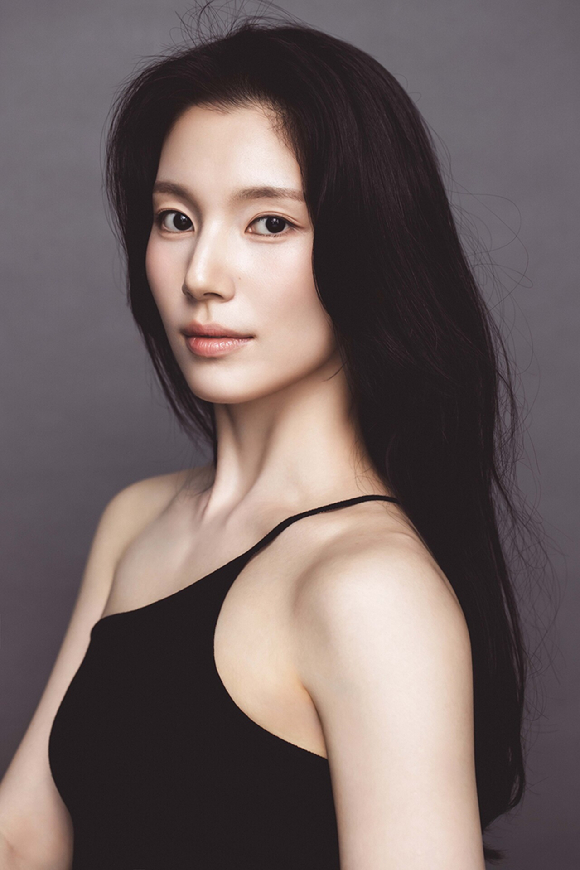 한동희 프로필 [사진=스프링컴퍼니]