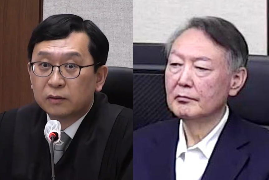 이진관(왼쪽) 서울중앙지법 형사합의33부 재판장이 21일 내란중요임무종사죄 등으로 기소된 한덕수 전 국무총리에 대한 1심을 선고하고 있다. 윤석열 전 대통령이 지난 16일 서울 서초구 서울중앙지방법원에서 열린 특수공무집행방해, 범인도피교사, 직권남용 권리행사방해 혐의 등 사건에 대한 1심 선고 공판에 출석해 피고인석에 앉아 있다. [사진=서울중앙지법]