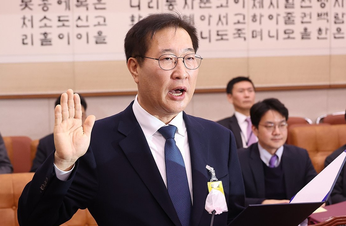 내란 중요임무 종사 및 직권남용 등 혐의를 받는 박성재 전 법무부장이 22일 오후 서울 서초구 서울중앙지방법원에서 열린 1심 선고 공판에 출석하고 있다. [사진=곽영래 기자]