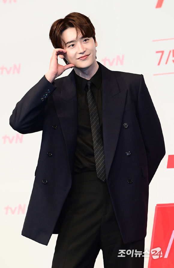 배우 이종석이 1일 오후 서울 영등포구 더링크서울 트리뷰트포트폴리오 호텔에서 열린 tvN 새 토일드라마 '서초동' 제작발표회에 참석하고 있다. [사진=정소희 기자]