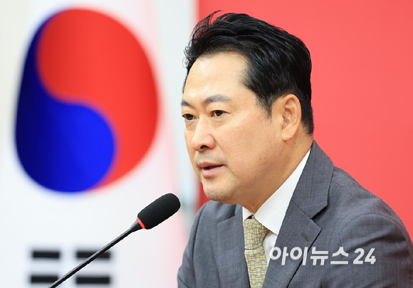 장동혁 국민의힘 신임 당대표가 26일 오전 서울 여의도 국회에서 열린 기자회견에서 발언하고 있다. [사진=곽영래 기자]