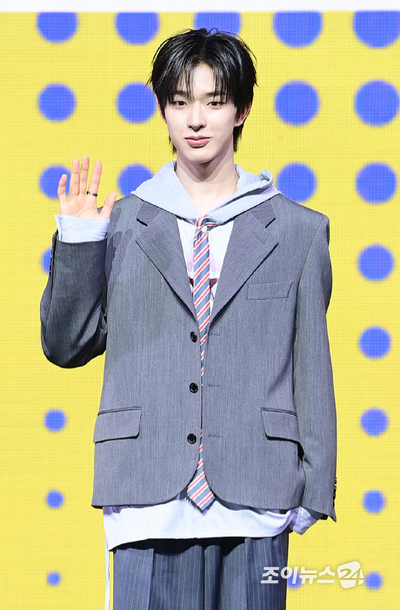 그룹 넥스지 토모야가 27일 오후 서울 용산구 한남동 블루스퀘어에서 열린 넥스지(NEXZ) 두 번째 싱글 앨범 'Mmchk(음츠크)' 발매 기념 쇼케이스에 참석하고 있다. [사진=정소희 기자]