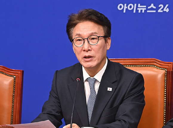 김민석 더불어민주당 당대표가 26일 서울 여의도 국회에서 열린 최고위원회의에서 발언하고 있다. [사진=곽영래 기자]