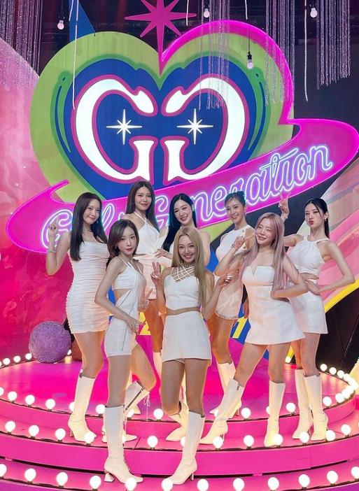 소녀시대가 정규 7집 'FOREVER 1'로 5년 만에 음악방송 무대에 섰다. [사진=수영 인스타그램]