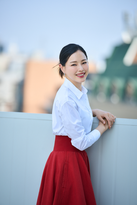 배우 이하늬가 영화 '킬링로맨스'(감독 이원석) 인터뷰에 앞서 포즈를 취하고 있다. [사진=롯데엔터테인먼트]