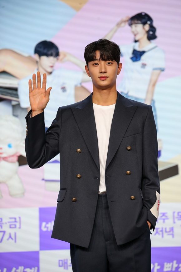 '네가 빠진 세계' 제작발표회에 참석한 김재원 [사진=EBS]