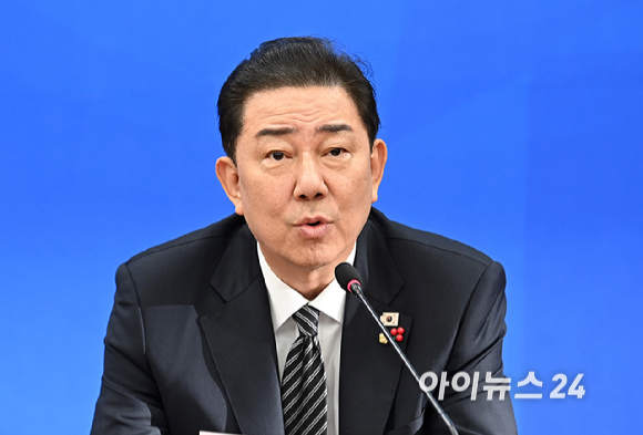 김병기 더불어민주당 원내대표가 11일 서울 여의도 국회에서 열린 정책조정회의에서 발언하고 있다. [사진=곽영래 기자]