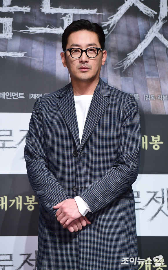 배우 하정우가 프로포폴 투약 혐의로 공판에 선다.  [사진=정소희 기자 ]