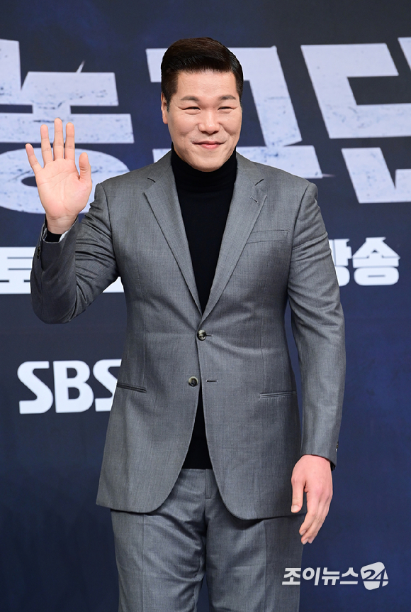 방송인 서장훈이 26일 오전 서울 양천구 목동 SBS사옥에서 열린 SBS 새 예능프로그램 '열혈농구단' 제작발표회에 참석하고 있다. [사진=정소희 기자]
